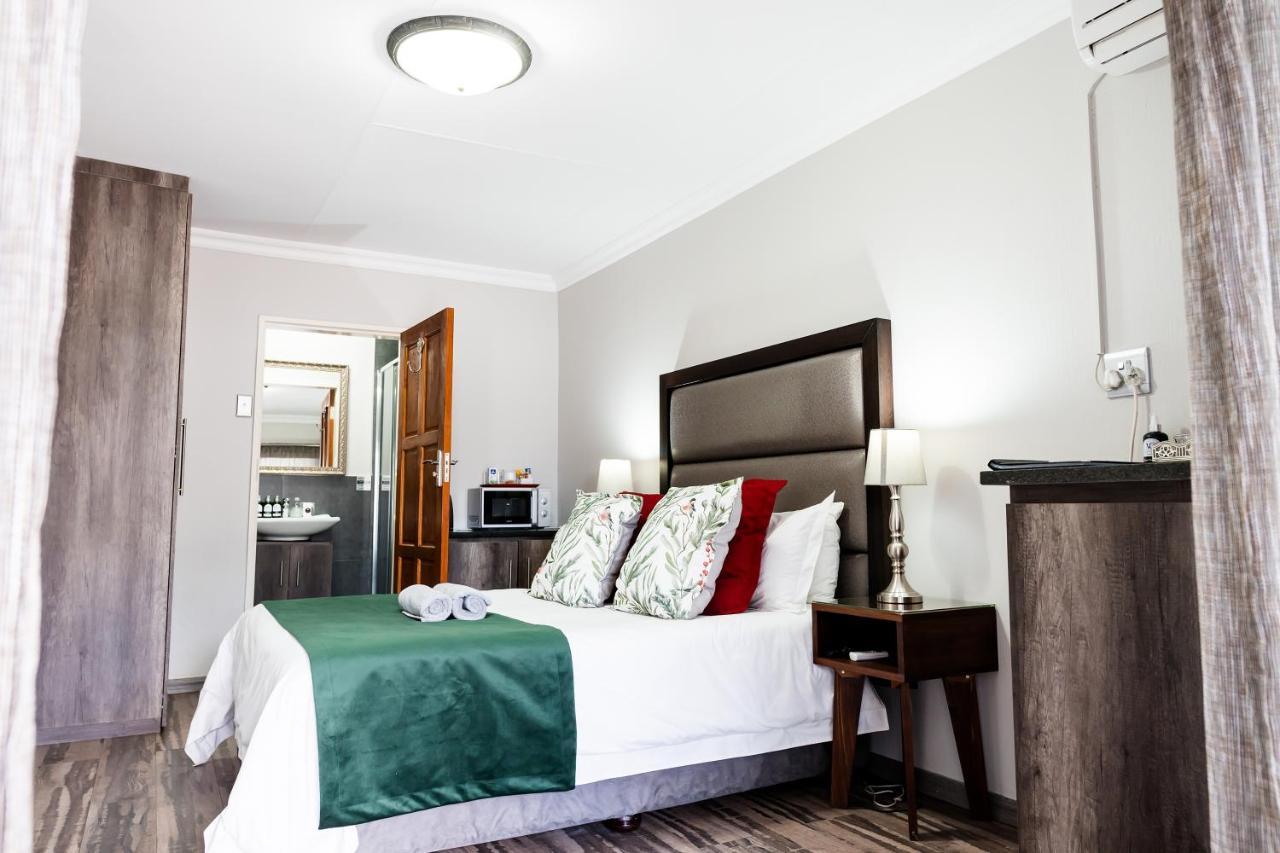 Villa Gracia Guesthouse Klerksdorp Ngoại thất bức ảnh