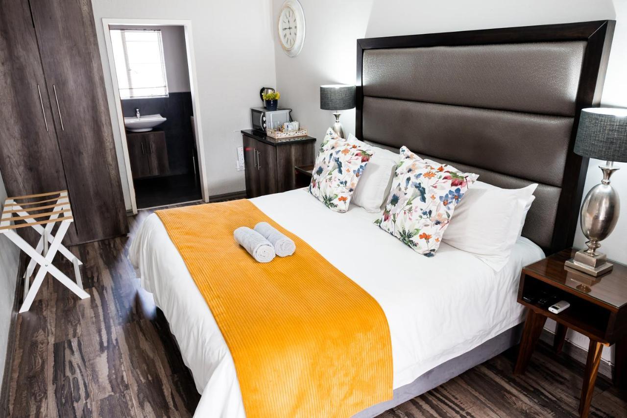 Villa Gracia Guesthouse Klerksdorp Ngoại thất bức ảnh