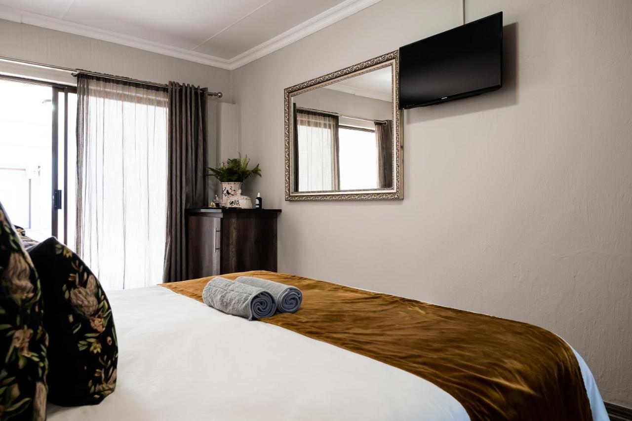 Villa Gracia Guesthouse Klerksdorp Ngoại thất bức ảnh