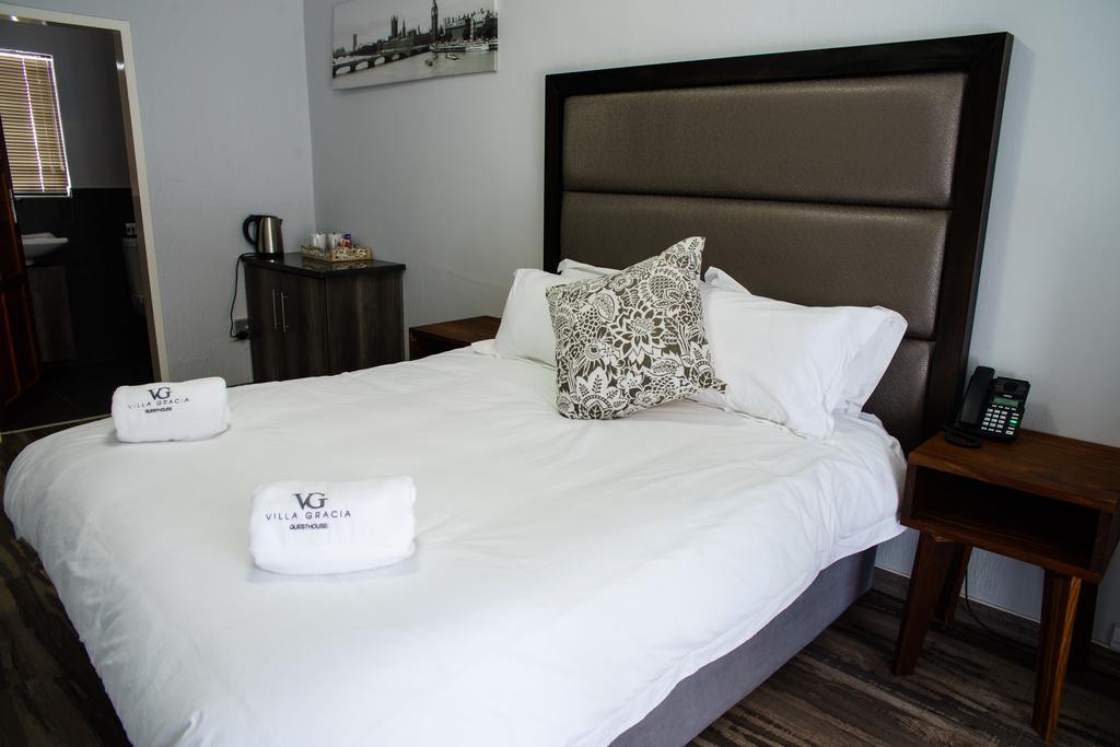 Villa Gracia Guesthouse Klerksdorp Ngoại thất bức ảnh